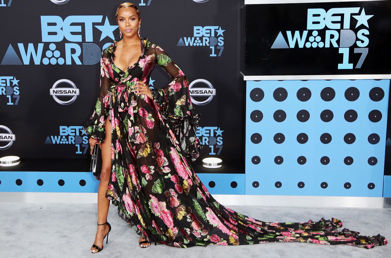 4. Bueno, lo de LeToya Luckett ya es corte de respiración con precisión de ayuda médica de lo espectacular que va.

