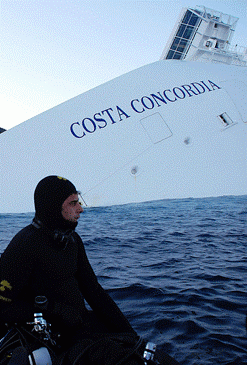 El capitán del “Costa Concordia” realizó la misma maniobra en 2010