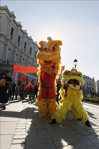 Los chinos dan la bienvenida a su Año Nuevo
