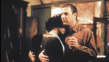 Divinity emite hoy El Guardaespaldas , con Whitney Houston y Kevin Costner