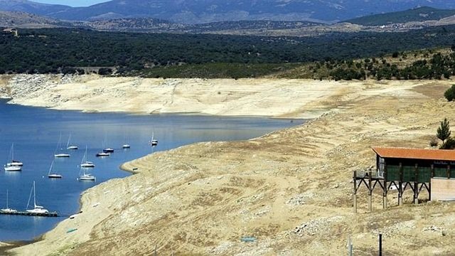 Acoso a los embalses de la Comunidad