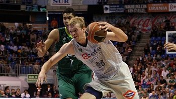 Unicaja – Asefa Estudiantes  67-74