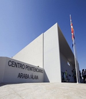 Interior concede el tercer grado a un etarra