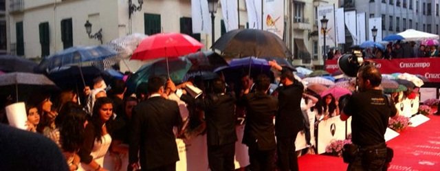 Una última alfombra roja pasada por agua