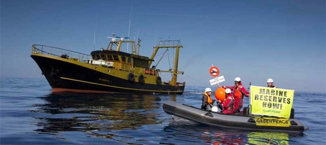 Detenidos en Grecia cinco activistas de Greenpeace
