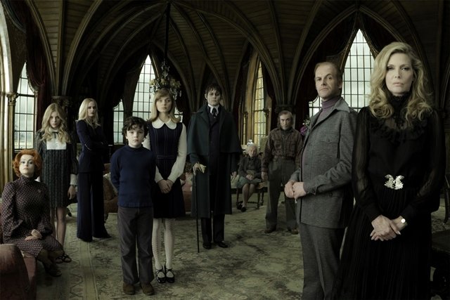 “Sombras tenebrosas” ya es nº1 en España
