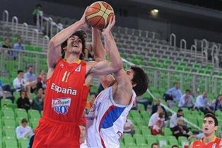 Un triple de Abrines le da a España el bronce