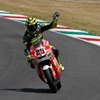 Andrea Iannone vence en su casa