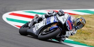 Lorenzo Vence con autoridad