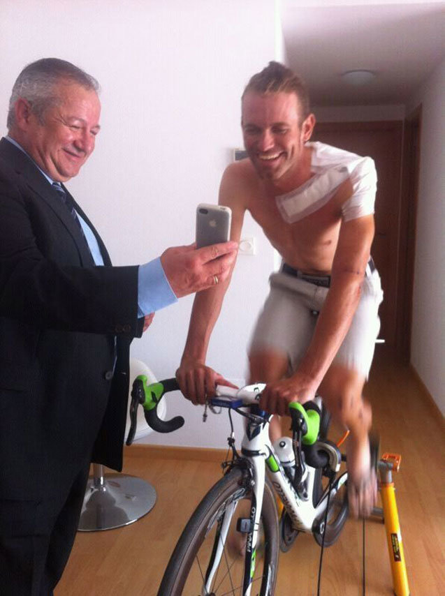 Rojas ya hace rodillo