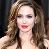Angelina Jolie, novia a la fuga