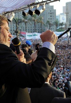 Mohamed Mursi jura su cargo ante el Tribunal Constitucional egipcio