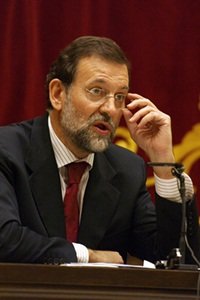 La oposición acusa al presidente de gobernar contra todo el mundo
