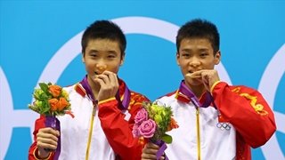 Oro para la pareja china de salto 10 metros