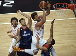 Ajustado triunfo de España que le da el pase a cuartos