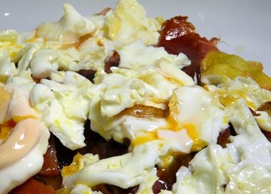 Receta de huevos rotos con jamón por nuestra bloguera