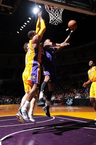 Desastrosa pretemporada de los Lakers