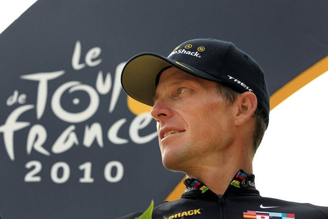 Nike rescinde el contrato  con Lance Armstrong