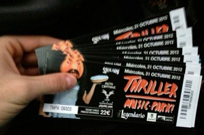 La familia de una de las fallecidas intenta reunir los resguardos de las entradas