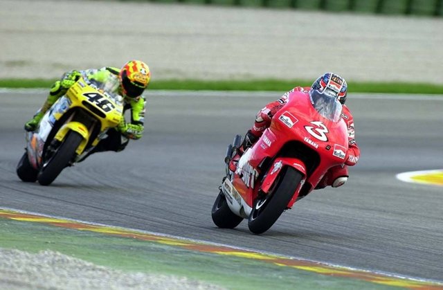 Max Biaggi cuelga el mono