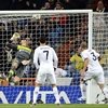 Özil salva al Madrid de la catástrofe 