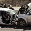 Tres heridos al chocar dos coches 