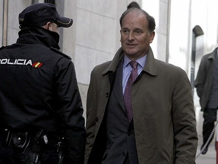 Sepúlveda se niega a declarar y Mato a dimitir