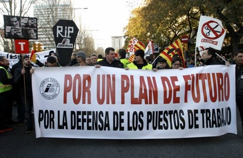 PSOE e IU trasladan el conflicto de Iberia al Congreso