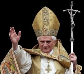 El Papa busca un cónclave atípico