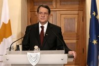 Chipre se aferra al euro