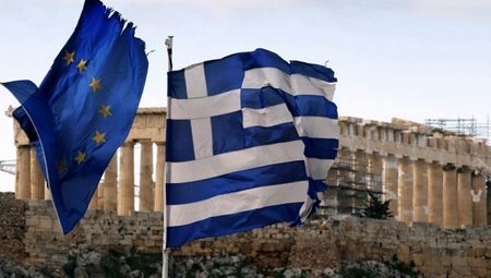 La troika planteó a Grecia salir del euro en verano de 2011