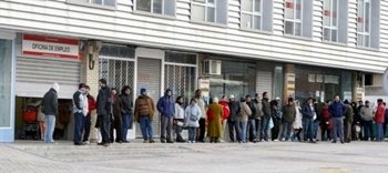 El paro supera la barrera de los 6 millones