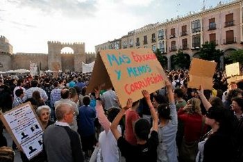 12 M de la indignación a la rebelión