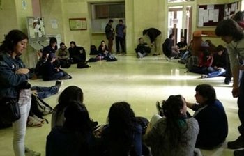 Los alumnos de la Complutense siguen 'encerrados'