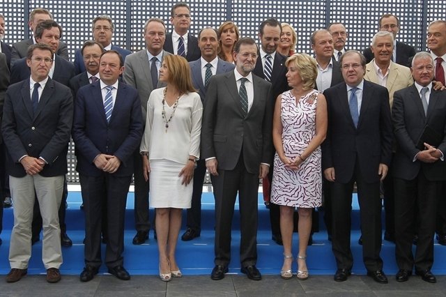 Los barones se desmarcan de Rajoy