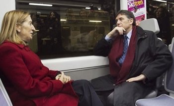 No se cierran estaciones , pero los trenes no pararán en ellas