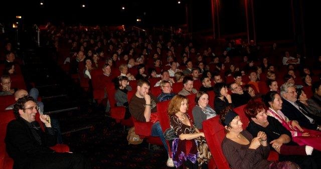 Cambia según las emociones del espectador