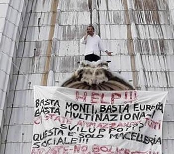 Protesta en la Cupula de la Basílica de San Pedro
