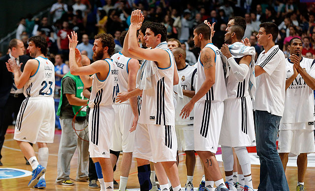 Real Madrid 90 - 75 Blusens Monbus