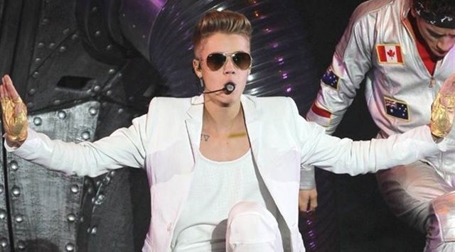 Bon Jovi llama gilipollas a Justin Bieber