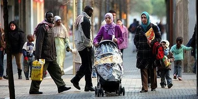 El PP catalán contra los inmigrantes
