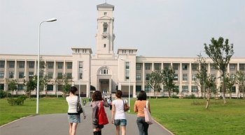Primera Titulación Universitaria dedicada 'Al Heavy'