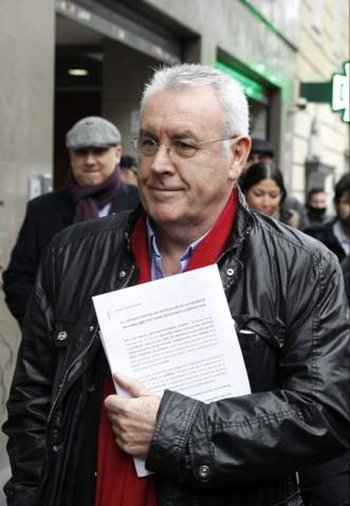 Querellarse contra antiguos dirigentes del PP 'ofende al pueblo español'
