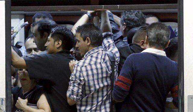 Recortes y 'ventas' para pagar nuevos puestos directivos