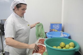 Garantizar 3 comidas diarias a los niños es una limosna