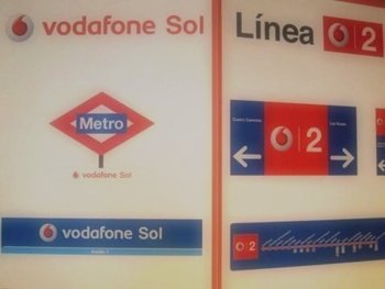 La estación de metro de Sol engullida por Vodafone