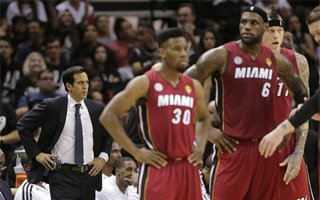 El dúo Green-Neal da la segunda a San Antonio