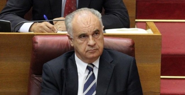 Deja el PP no su escaño