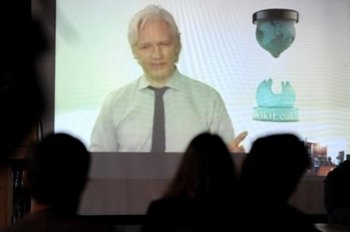Assange presenta Partido Wikileaks
