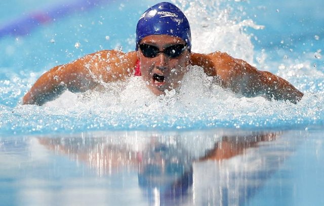 Mireia Belmonte bate récord mundial